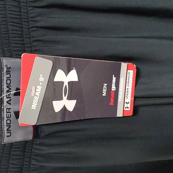 Under armor shorts - Picture 3 of 5